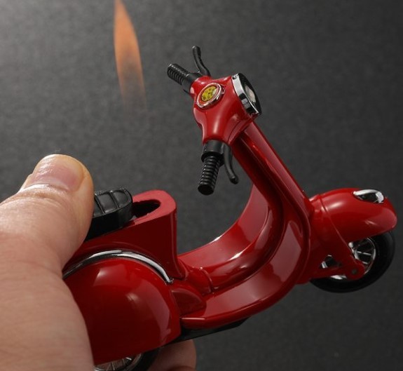 Brichetă în formă de motocicletă – design Vespa WZ2122