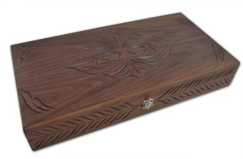 Set de Table "Elite" - Lemn de Nuc, Lux Autentic pentru Familie & Prieteni