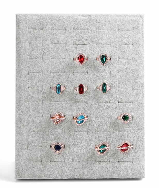 Platou Prezentare Pandantive – 24 de Suporturi Individuale – Suédine Verde Smarald – 35 x 24 x 3 cm